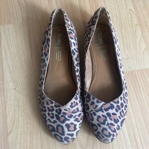 Tom’s//Leopard Print Jutti Flat